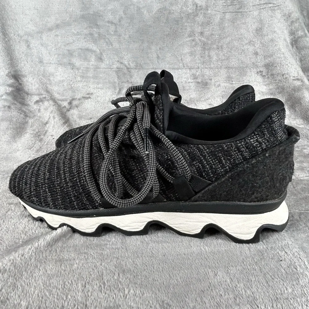 Sorel Kinetic Athletic Shoes Women's Size 8.5 Gray Black Knit Lace-Up Running